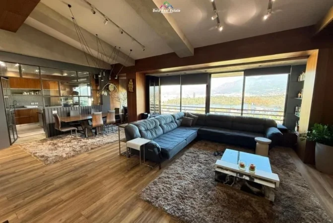 Tirane, jepet me qera apartament 3+1 Kati 4, 280 m² 1.900 € (Rruga Peti)