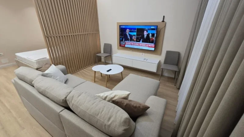 Tirane, jepet me qera garsonier 1+1 Kati 5, 49 m² 400 € (allias)