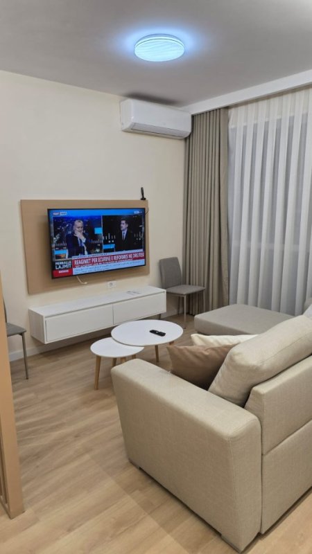 Tirane, jepet me qera garsonier 1+1 Kati 5, 49 m² 400 € (allias)