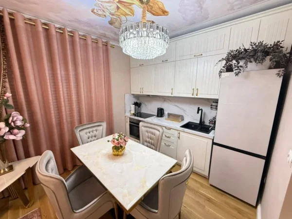 Tirane, jepet me qera apartament 2+1 Kati 9, 80 m² 1.000 € (Rruga Besim Imami)