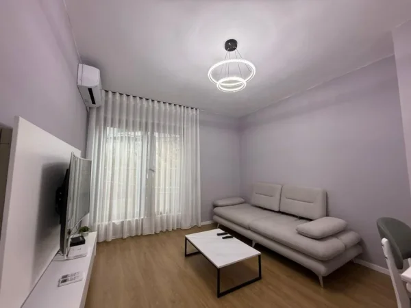 QIRA APARTAMENT 1+1+POST PARKIMI PRANE KODRES SE DIELLIT 600 €