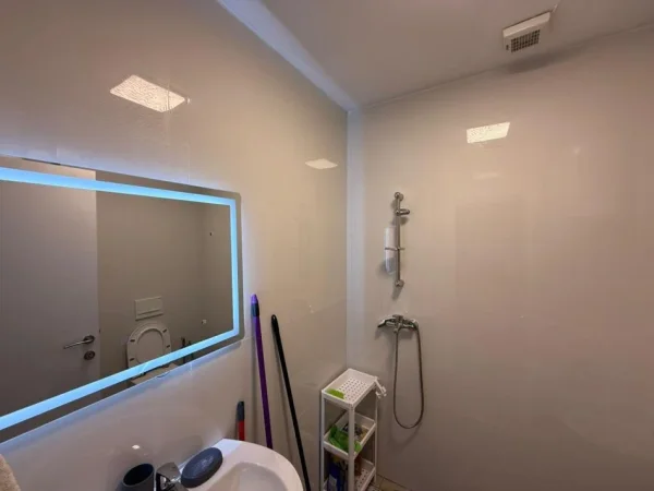 QIRA APARTAMENT 1+1+POST PARKIMI PRANE KODRES SE DIELLIT 600 €