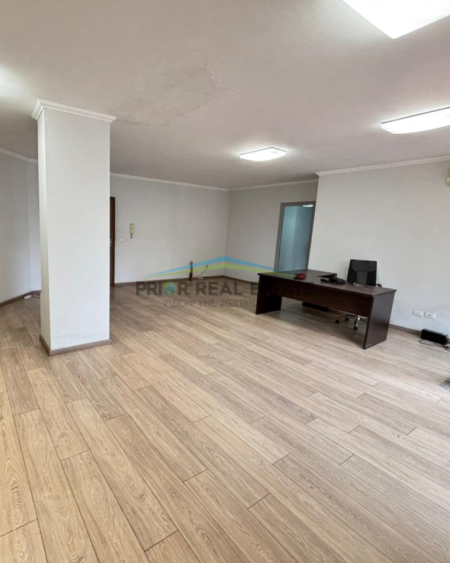 Tirane, shitet apartament 2+1 Kati 3, 103 m² 258.000 € (Rruga Muhamet Gjollesha)