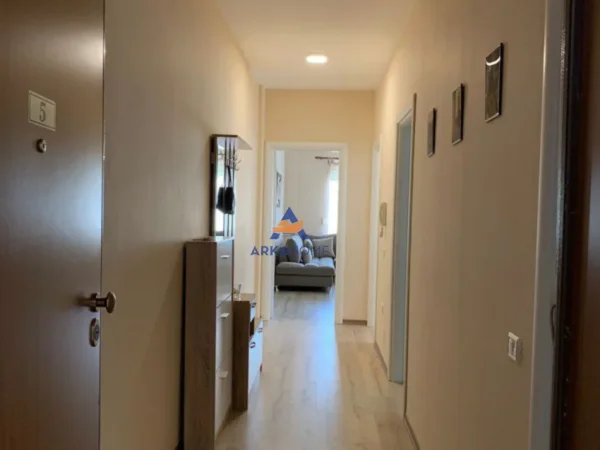 Tirane, jepet me qera apartament 2+1+Ballkon Kati 2, 100 m² 700 € 