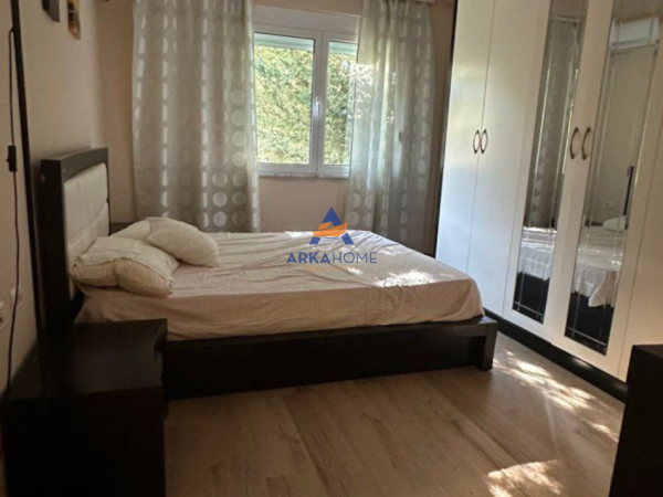 Tirane, jepet me qera apartament 2+1+Ballkon Kati 2, 100 m² 700 € 