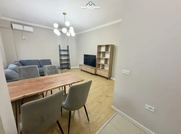 Tirane, jepet me qera apartament 2+1 Kati 3, 85 m² 750 € (Rruga Rrapo Hekali)