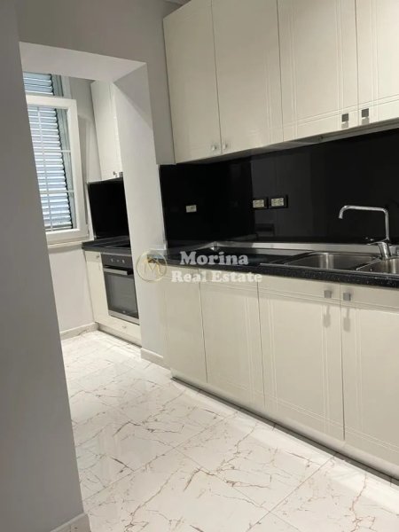 Tirane, shitet apartament 1+1 Kati 2, 60 m² 200.000 € (Libri Universitar)