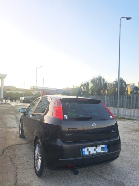 Tirane, Fiat grande punto 1.3multijet Nafte, 230.000 km, 290.000 leke
