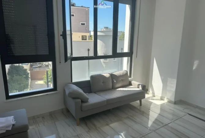 Tirane, jepet me qera zyre Kati 2, 134 m² 650 € (Rruga Ali Demi)