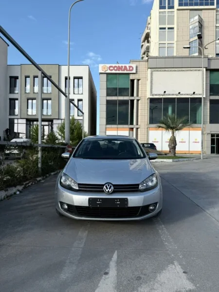 Durres, makine Golf 6 automat nafte okazionnn Nafte, gri metalizato automatik Klima 231.457 km 6.200 €