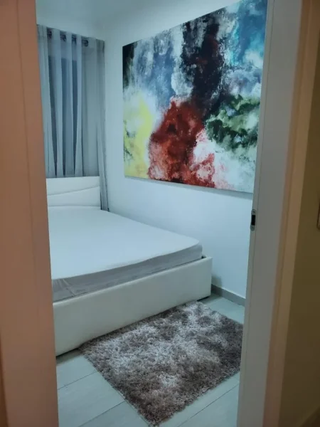 Tirane, jepet me qera apartament 2+1 Kati 4, 900 € (stadiumi dinamo)
