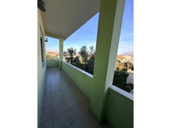 Tirane, jepet me qera Vile 2 Katshe , 203 m² 750 € (Don Bosko)