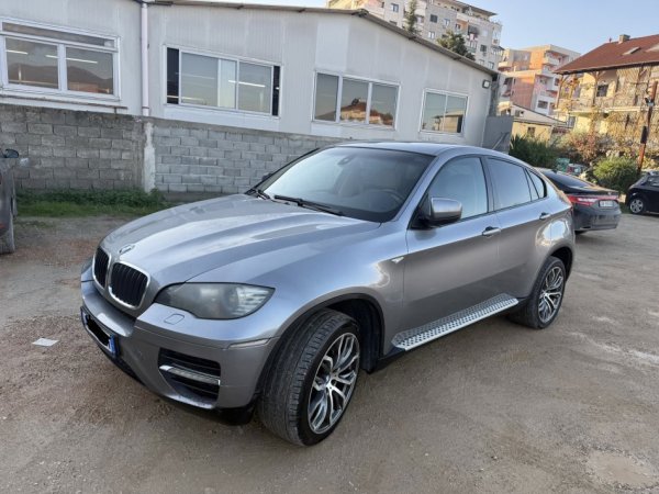 Tirane, shitet makine BMW X6 Nafte, gri e erret automatik Kondicioner 27.000 km 8.200 €