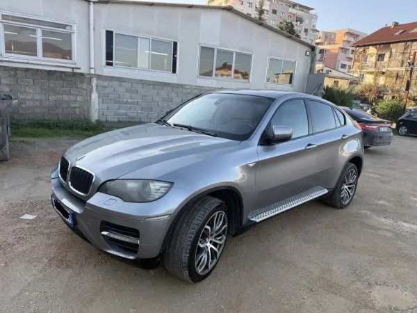 Tirane, shitet makine BMW X6 Nafte, gri e erret automatik Kondicioner 27.000 km 8.200 €