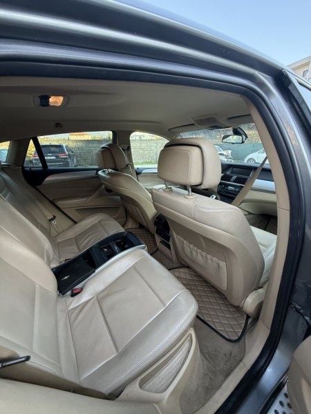 Tirane, shitet makine BMW X6 Nafte, gri e erret automatik Kondicioner 27.000 km 8.200 €