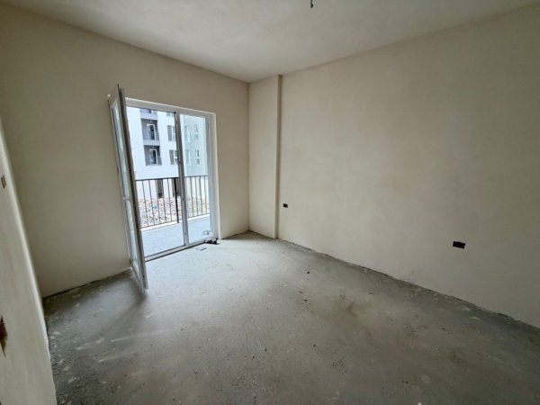 Shitet Apartament 2+1+2 te Caza Italia