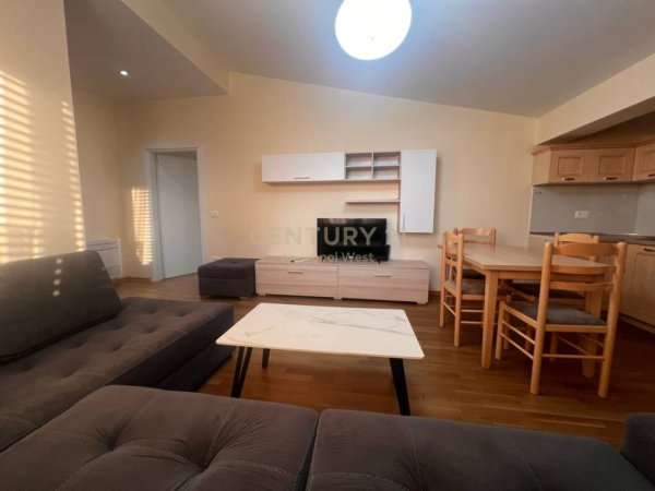 Tirane, jepet me qera apartament 2+1 Kati 3, 75 m² 650 € (Inxhinieria e Ndertimit)