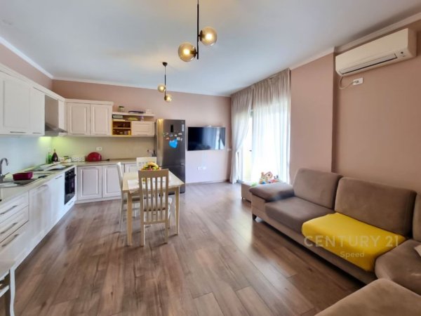 Tirane, jepet me qera apartament 1+1 Kati 2, 63 m² 650 € (Kopshti Zologjik)