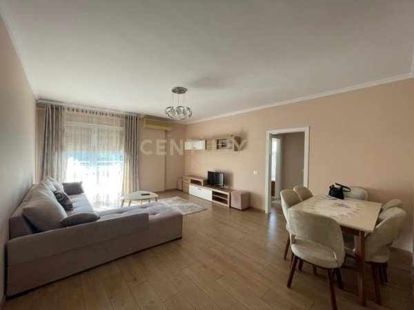 Tirane, jepet me qera apartament 2+1 Kati 2, 135 m² 900 € (Kopshti Botanik)