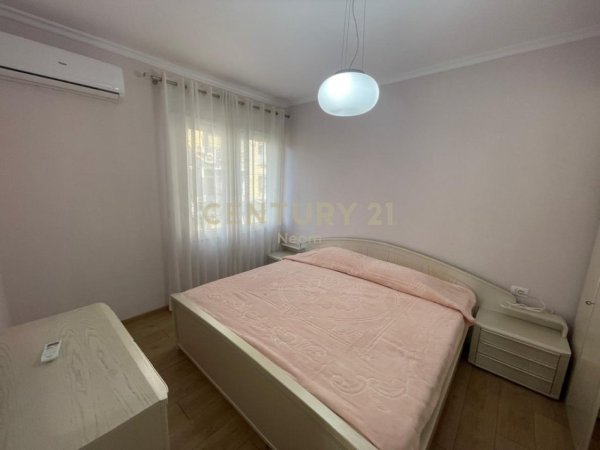 Tirane, jepet me qera apartament 2+1 Kati 2, 135 m² 900 € (Kopshti Botanik)