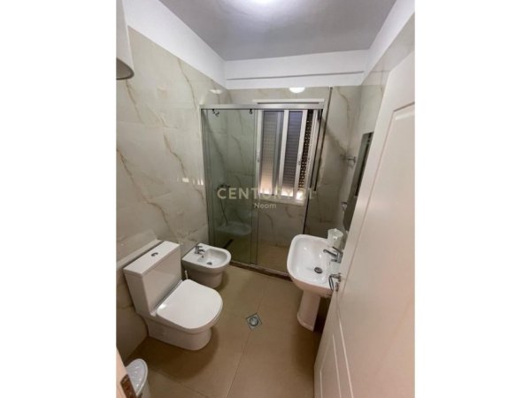 Tirane, jepet me qera apartament 2+1 Kati 2, 135 m² 900 € (Kopshti Botanik)