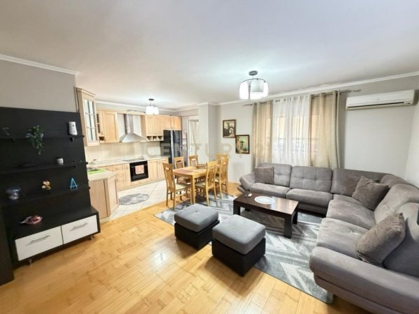 Tirane, jepet me qera apartament 2+1+Ballkon Kati 5, 107 m² 1.100 € (Stadiumi Air Albania)