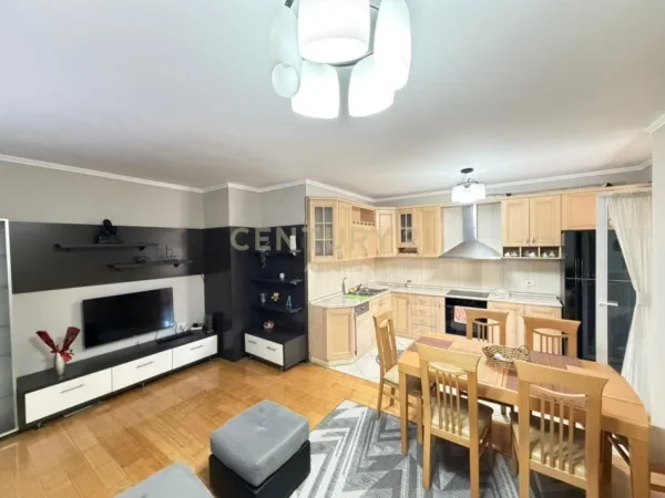 Tirane, jepet me qera apartament 2+1+Ballkon Kati 5, 107 m² 1.100 € (Stadiumi Air Albania)