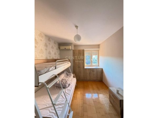 Tirane, jepet me qera apartament 2+1+Ballkon Kati 5, 107 m² 1.100 € (Stadiumi Air Albania)