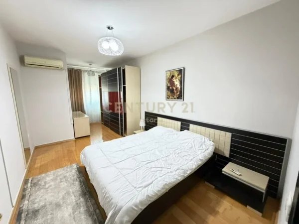 Tirane, jepet me qera apartament 2+1+Ballkon Kati 5, 107 m² 1.100 € (Stadiumi Air Albania)