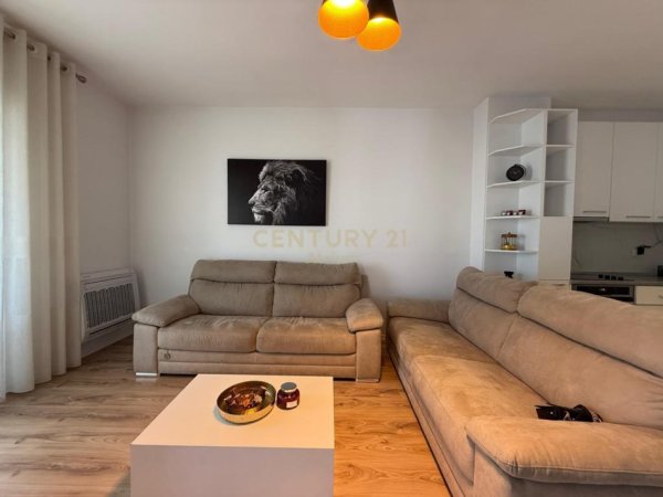 Tirane, jepet me qera apartament Kati 5, 109 m² 750 € (Materniteti Ri)