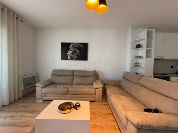 Tirane, jepet me qera apartament Kati 5, 109 m² 750 € (Materniteti Ri)