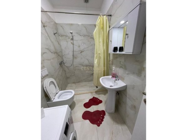 Tirane, jepet me qera apartament 2+1 Kati 2, 630 m² 89 € (Unaza re)