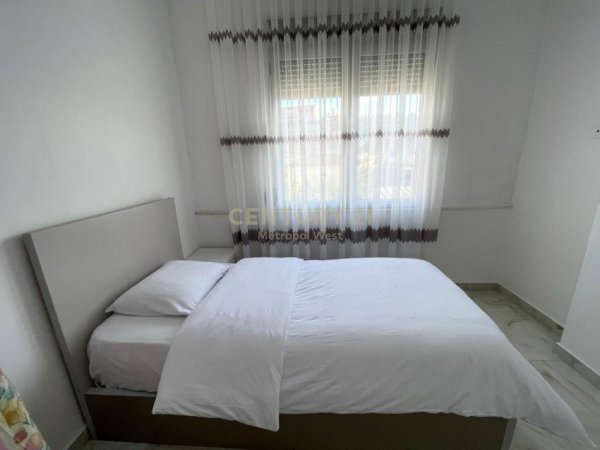 Tirane, jepet me qera apartament 2+1 Kati 2, 80 m² 630 € (Unaza e Re)