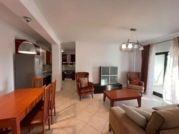 Tirane, jepet me qera apartament Kati 7, 110 m² 750 € (Stacioni Trenit)