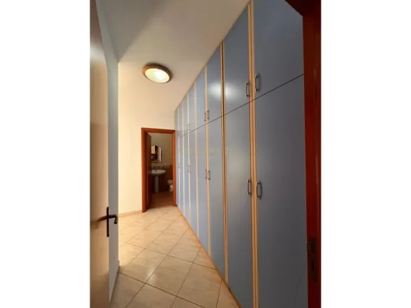 Tirane, jepet me qera apartament Kati 7, 110 m² 750 € (Stacioni Trenit)
