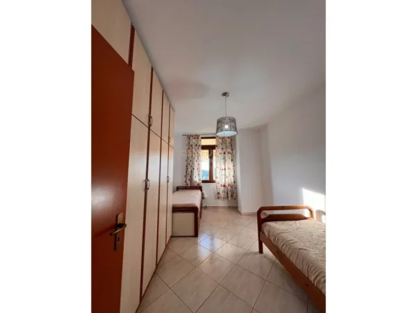 Tirane, jepet me qera apartament Kati 7, 110 m² 750 € (Stacioni Trenit)
