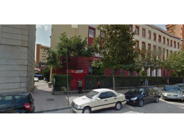 Tirane, jepet me qera ambjent biznesi Kati 4, 66 m² 500 € 