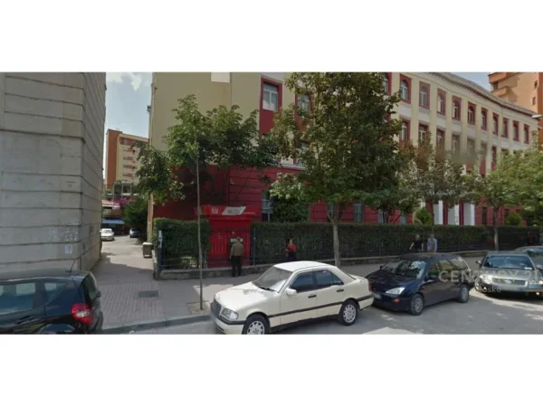 Tirane, jepet me qera ambjent biznesi Kati 4, 66 m² 500 € 