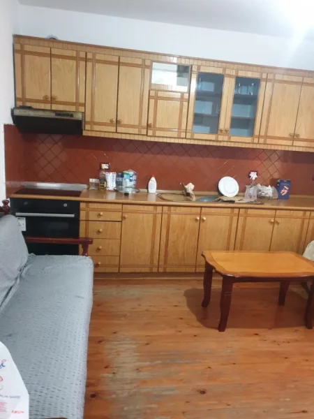 Tirane, jepet me qera apartament 2+1+Ballkon Kati 2, 90 m² 430 € (Rruga Njazi meka)