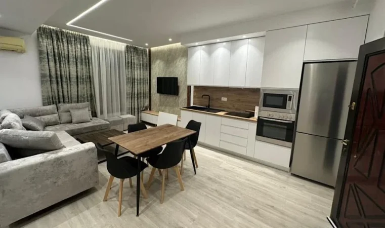 Tirane, jepet me qera apartament 1+1+Ballkon Kati 1, 55 m² 700 € (Zogu I zi)