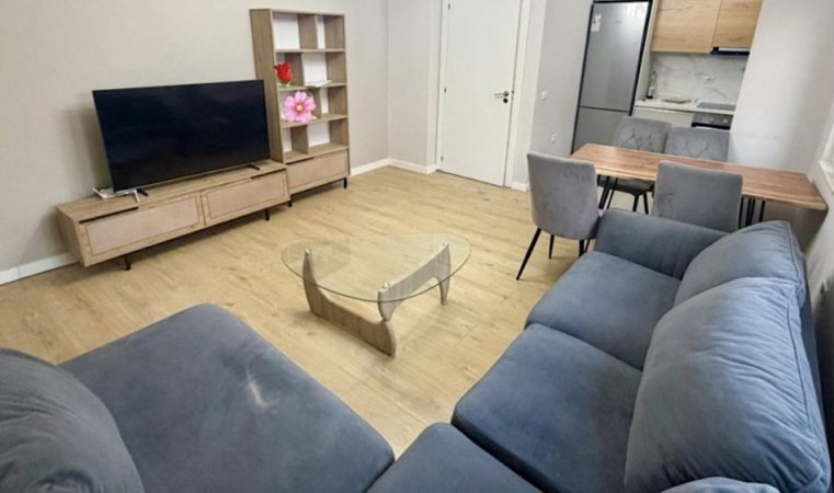 Tirane, jepet me qera apartament 2+1+Ballkon Kati 3, 85 m² 750 € (Kodra e Diellit)
