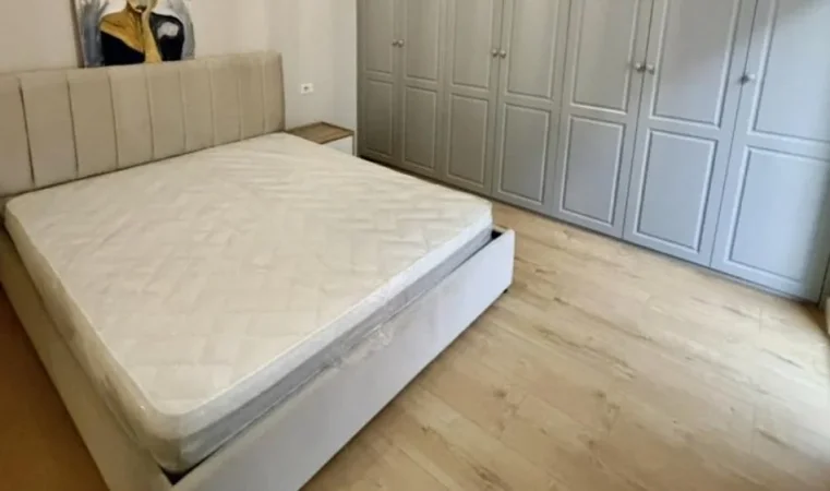 Tirane, jepet me qera apartament 2+1+Ballkon Kati 3, 85 m² 750 € (Kodra e Diellit)