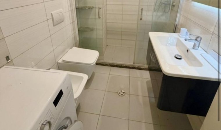 Tirane, jepet me qera apartament 2+1+Ballkon Kati 3, 85 m² 750 € (Kodra e Diellit)