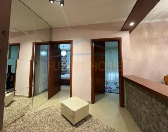 Qera, Apartament 2+1+2+Verande, Unaza e Re