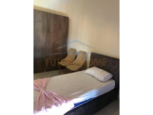 Tirane, jepet me qera apartament 2+1+Ballkon Kati 3, 108 m² 670 € (Unaza e Re)