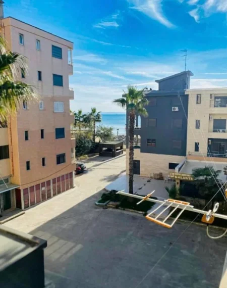 Durres, jepet me qera garsonier 1+1 Kati 3, 54 m² (PLAZH)