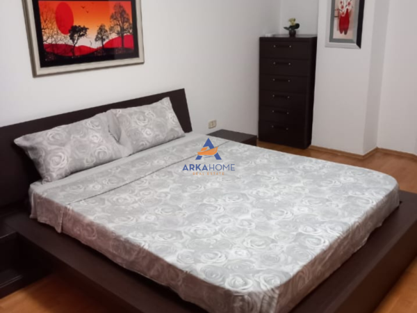 Tirane, jepet me qera apartament 1+1+Ballkon Kati 4, 65 m² 600 € 