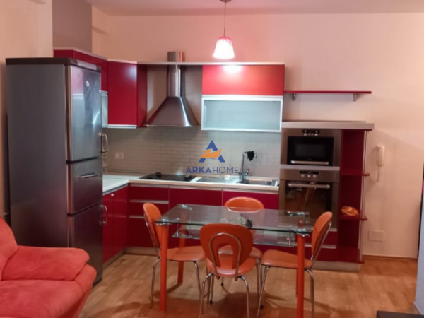 Tirane, jepet me qera apartament 1+1+Ballkon Kati 4, 65 m² 600 € 