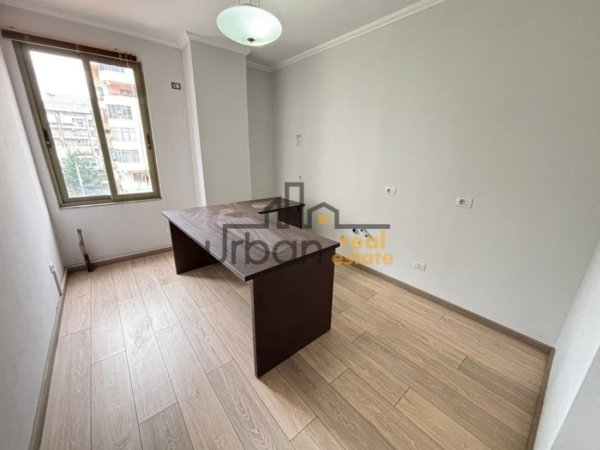Tirane, shitet apartament 2+1 Kati 3, 103 m² 258.000 € (Rr Muhamet Gjollesha)