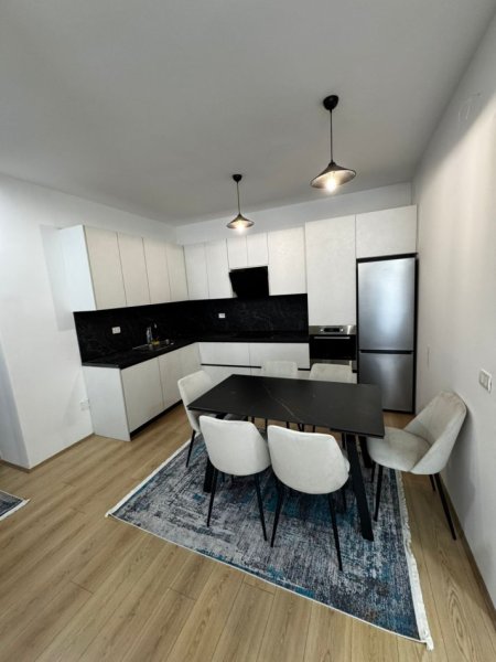 Tirane, jepet me qera 2+1+Ballkon Kati 5, 95 m² 750 € (Rruga Muzakët)